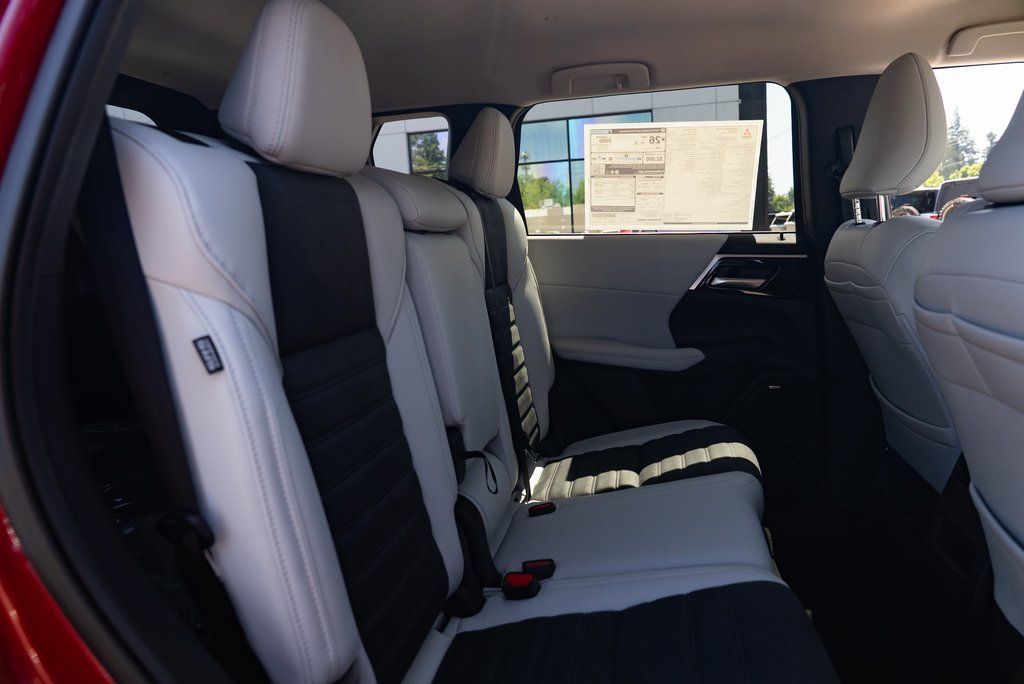2025 Mitsubishi Outlander SEL - Photo 23