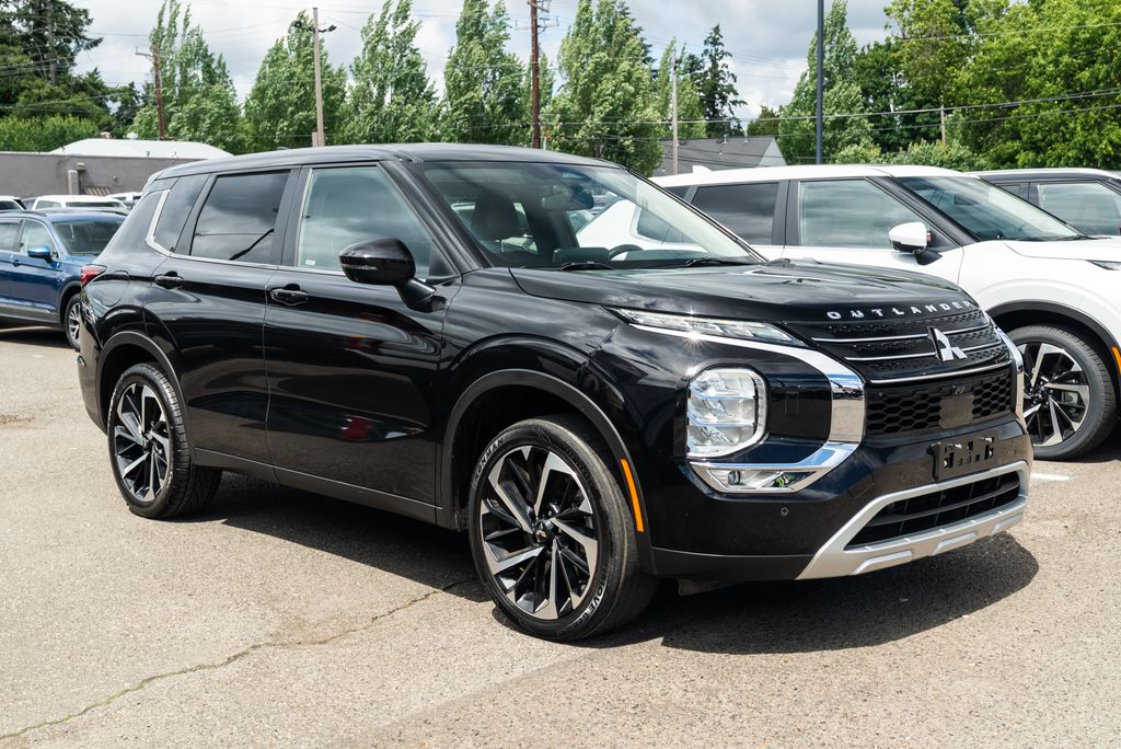2024 Mitsubishi Outlander SE S-AWC's photo