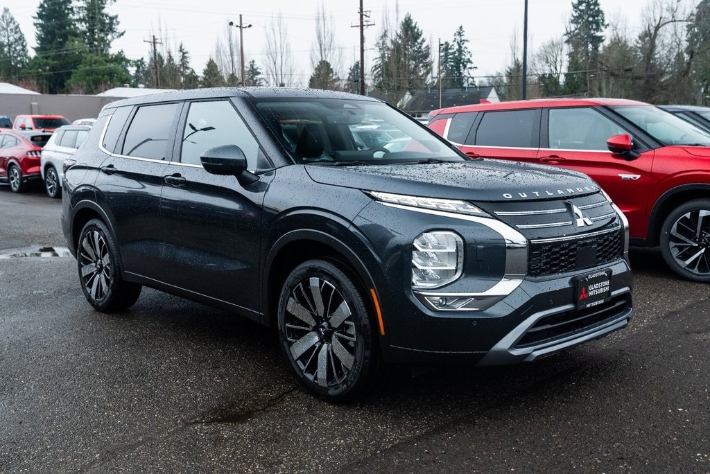 2026 Mitsubishi Outlander SE's photo