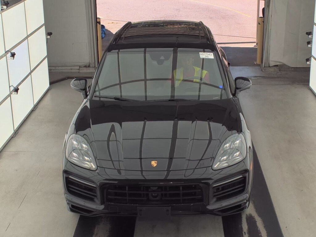 2021 Porsche Cayenne GTS photo 2