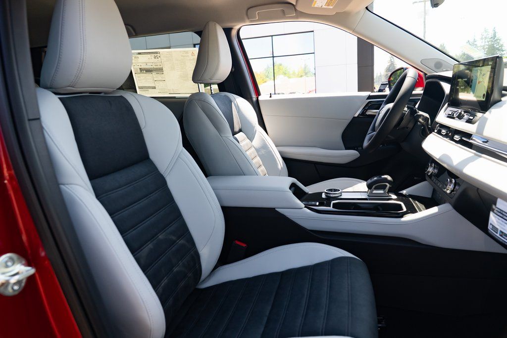 2025 Mitsubishi Outlander SEL - Photo 25