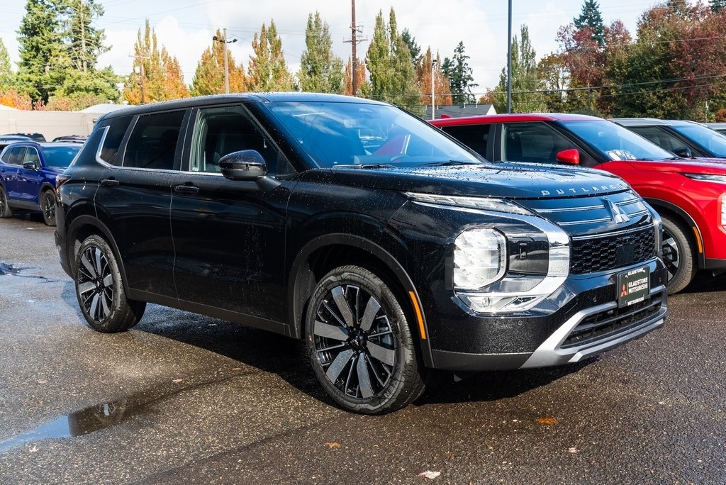 New 2025 Mitsubishi Outlander SE SUV