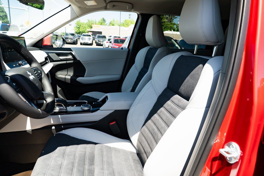 2025 Mitsubishi Outlander SEL - Photo 19