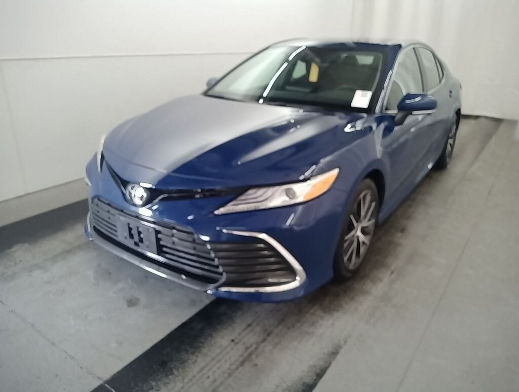 2024 Toyota Camry XLE photo 2