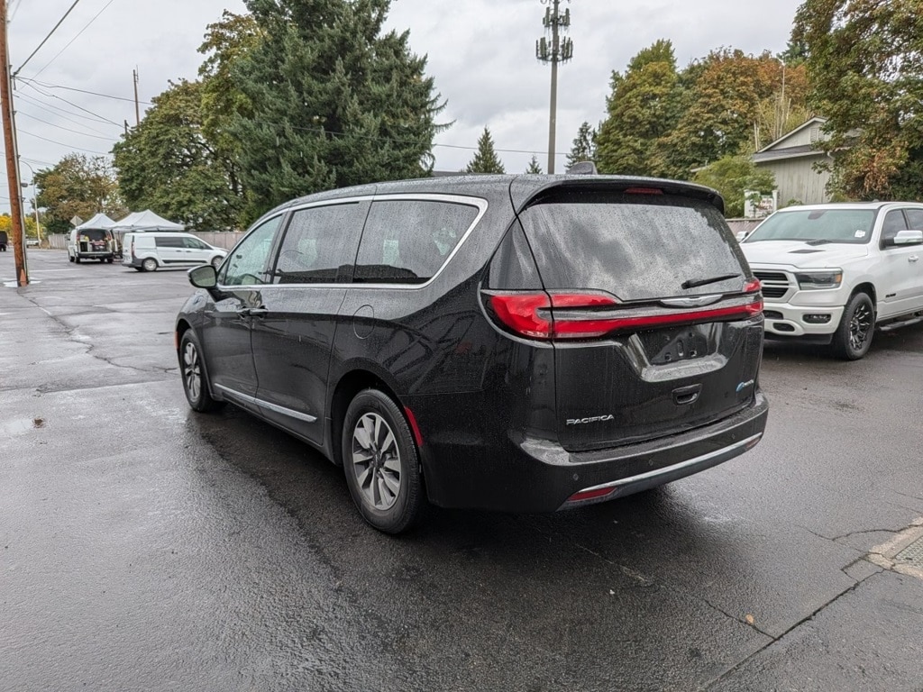 Used 2023 Chrysler Pacifica Plug-In Hybrid Limited Van Passenger Van