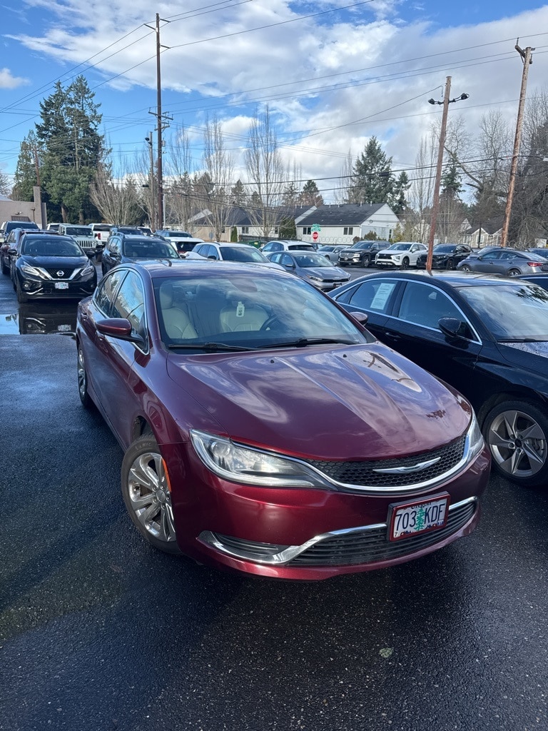 2015 Chrysler 200 Limited's photo