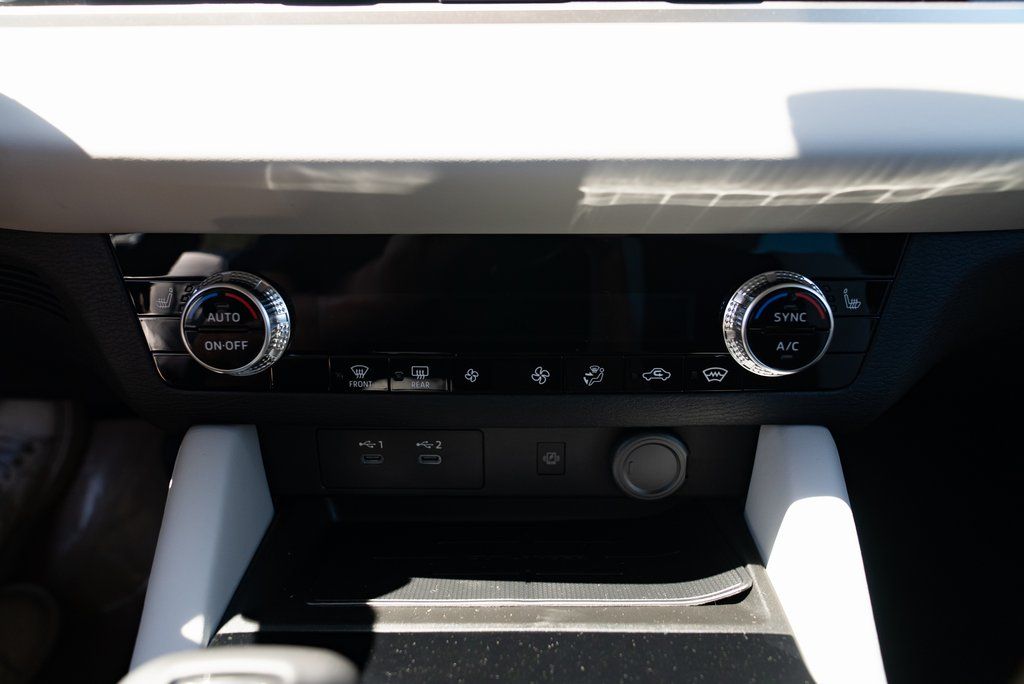 2025 Mitsubishi Outlander SEL - Photo 16
