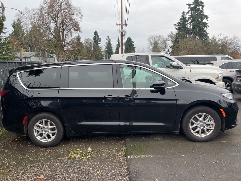 Used 2024 Chrysler Pacifica Touring L Van Passenger Van