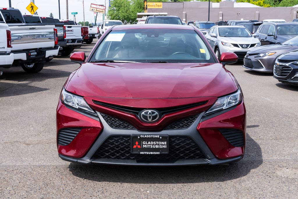 Used 2018 Toyota Camry SE with VIN 4T1B11HK7JU523944 for sale in Milwaukie, OR