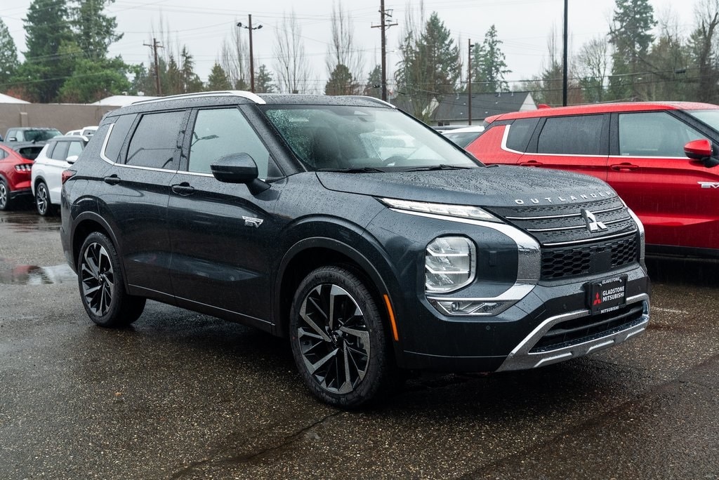 2025 Mitsubishi Outlander Plug-in Hybrid SEL's photo