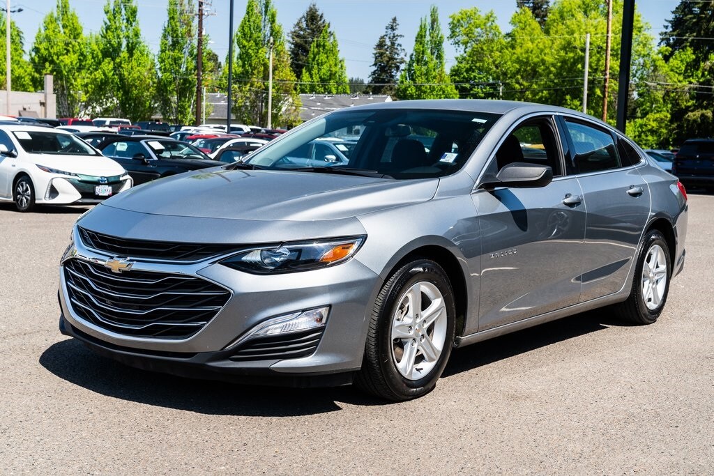 2023 Chevrolet Malibu LS photo 3