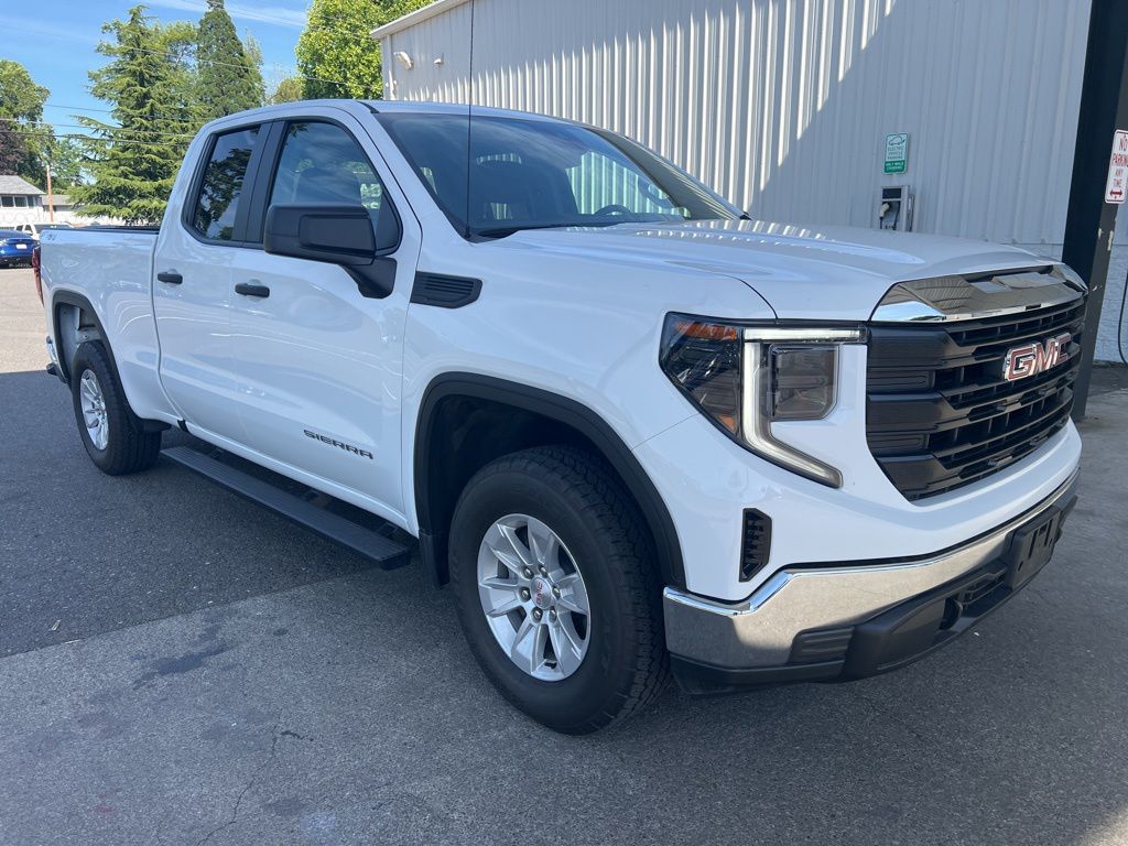 2023 GMC Sierra Pro 4WD Double Cab Standard Box's photo
