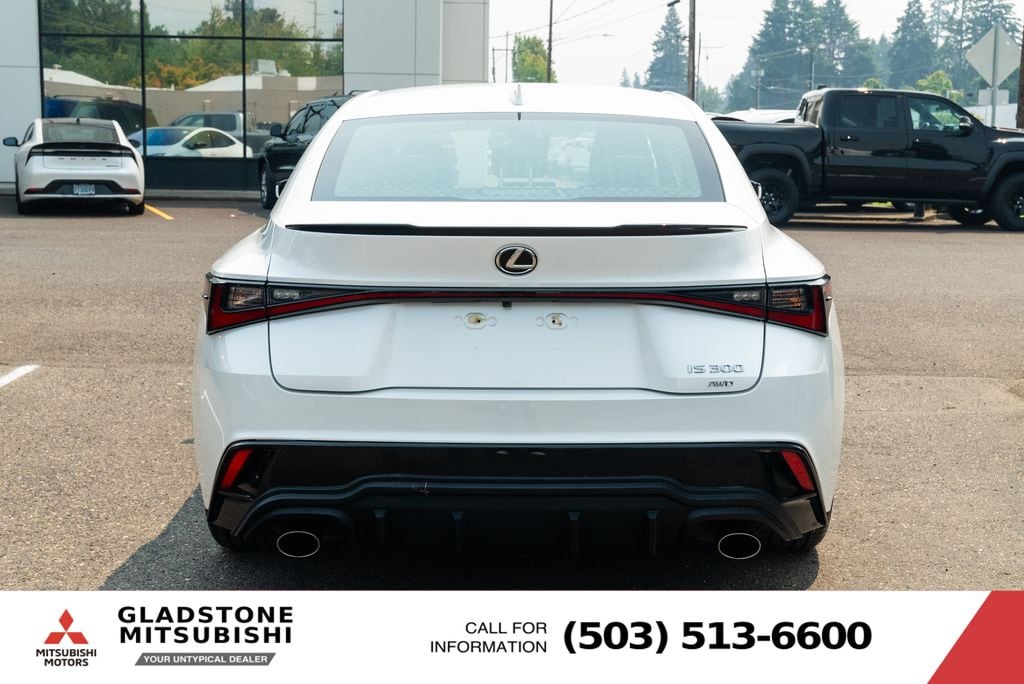 2023 Lexus IS 300 - Photo 6