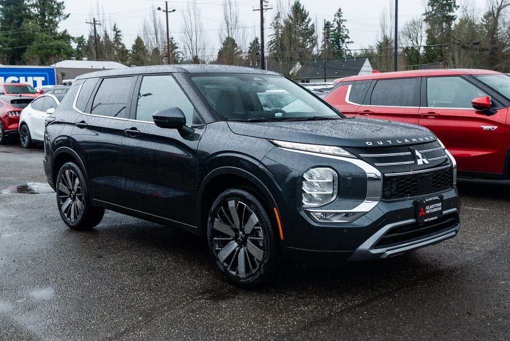 2026 Mitsubishi Outlander SE's photo