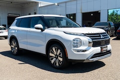 2025 Mitsubishi Outlander SE SUV