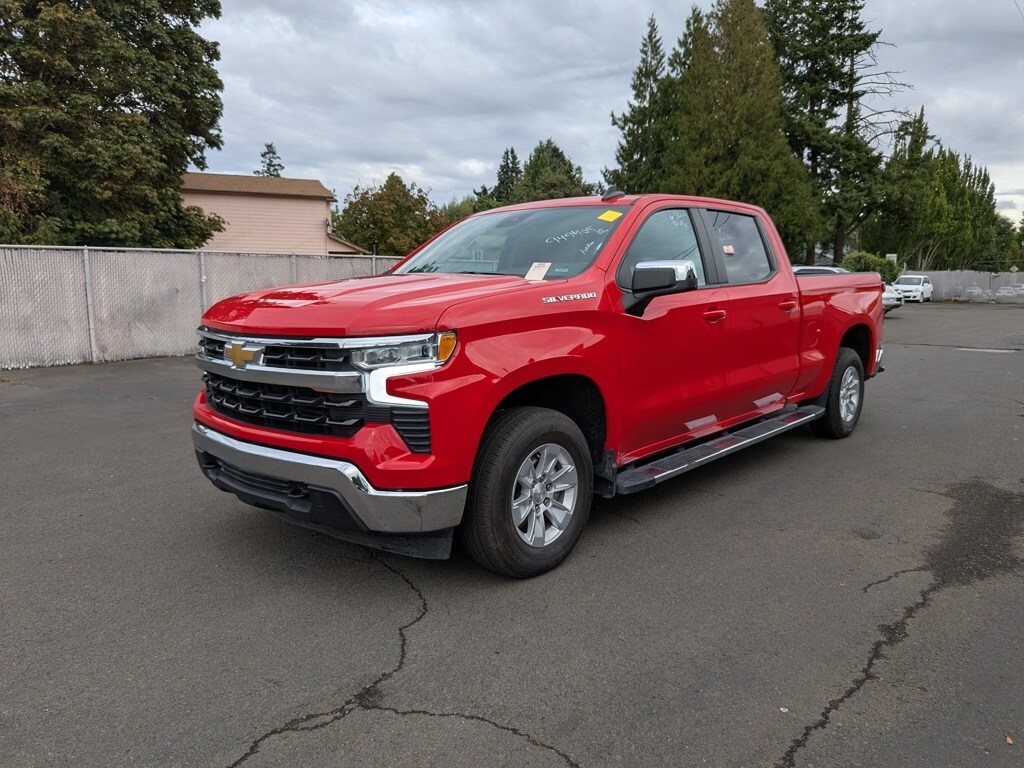 2024 Chevrolet Silverado 1500 LT photo 2