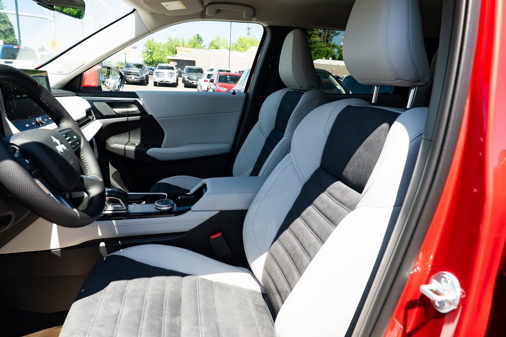 2025 Mitsubishi Outlander SEL - Photo 19