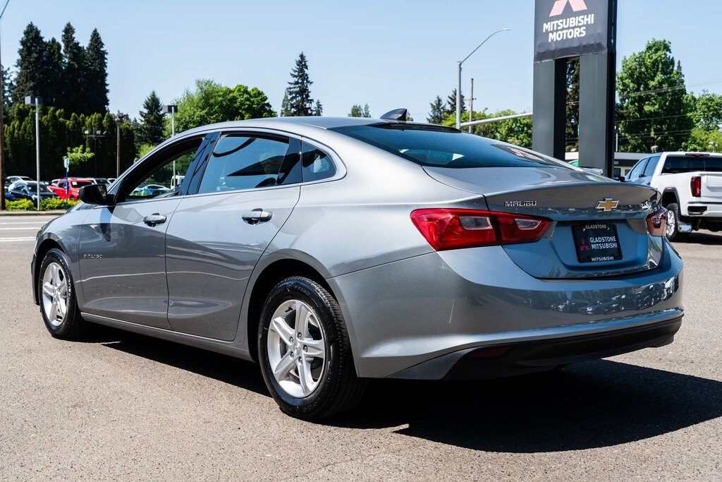 2023 Chevrolet Malibu LS photo 4