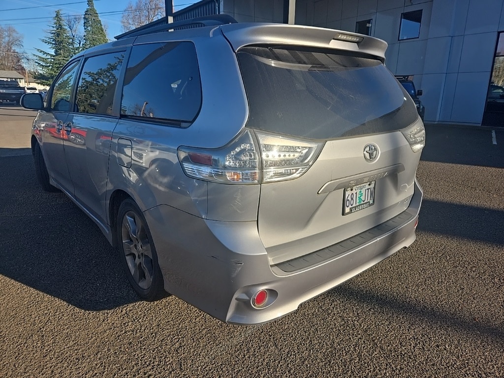 Used 2011 Toyota Sienna SE with VIN 5TDXK3DC1BS094761 for sale in Milwaukie, OR
