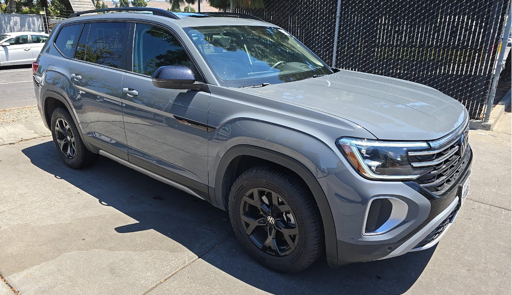 2024 Volkswagen Atlas 2.0T Atlas Peak Edition SEL 4MOTION's photo