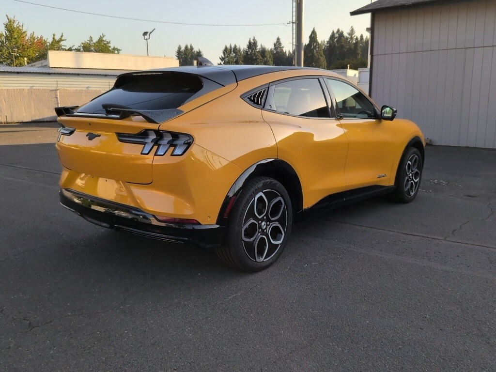 2023 Ford Mustang Mach-E Premium photo 4