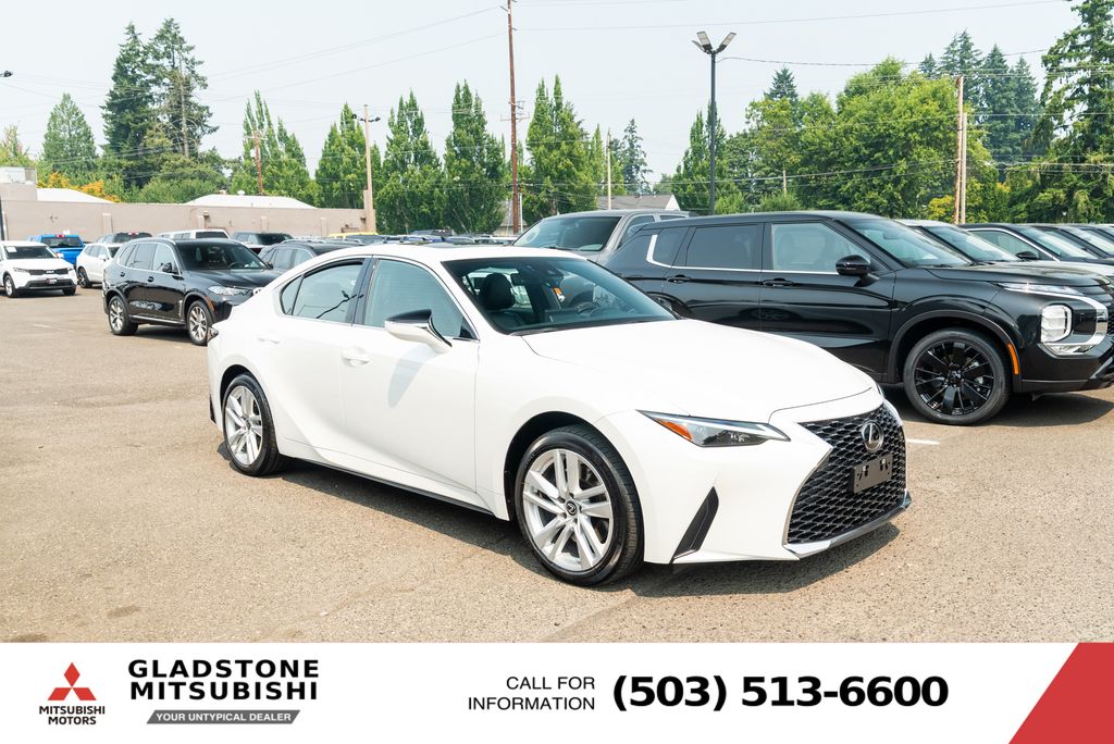 2023 Lexus IS 300 - Photo 26