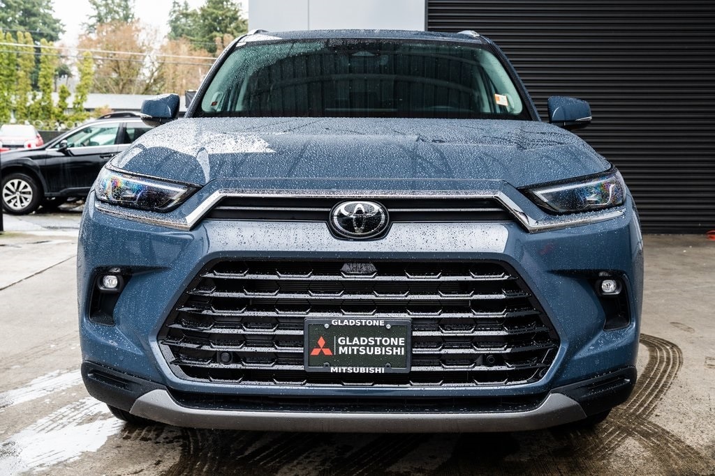 Used 2024 Toyota Grand Highlander Limited with VIN 5TDAAAB50RS056742 for sale in Milwaukie, OR