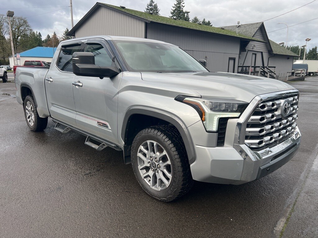 2023 Toyota Tundra Platinum's photo