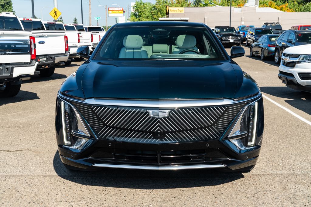 Used 2024 Cadillac LYRIQ Luxury 1 with VIN 1GYKPPRLXRZ127237 for sale in Milwaukie, OR