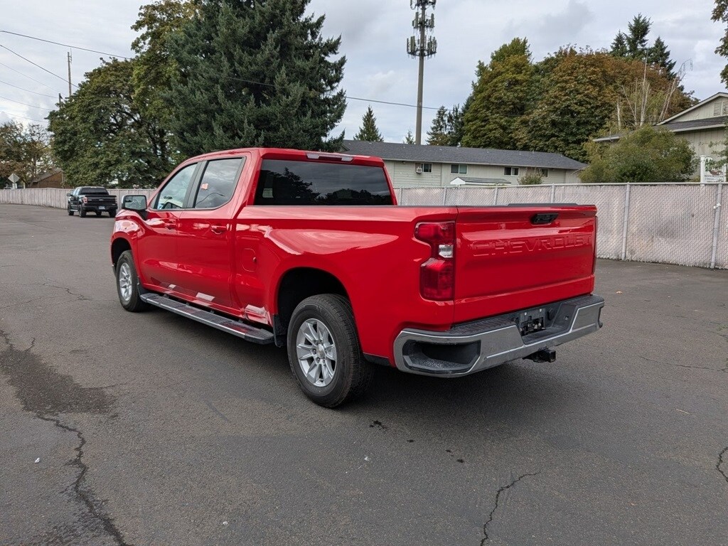2024 Chevrolet Silverado 1500 LT photo 3