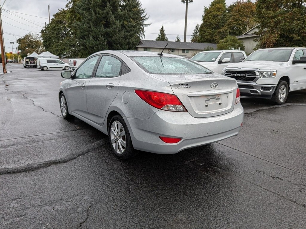 2014 Hyundai Accent GLS photo 3