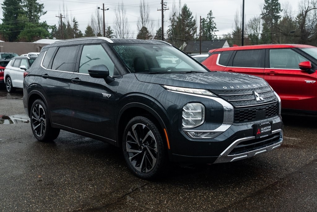 2025 Mitsubishi Outlander Plug-in Hybrid SEL's photo