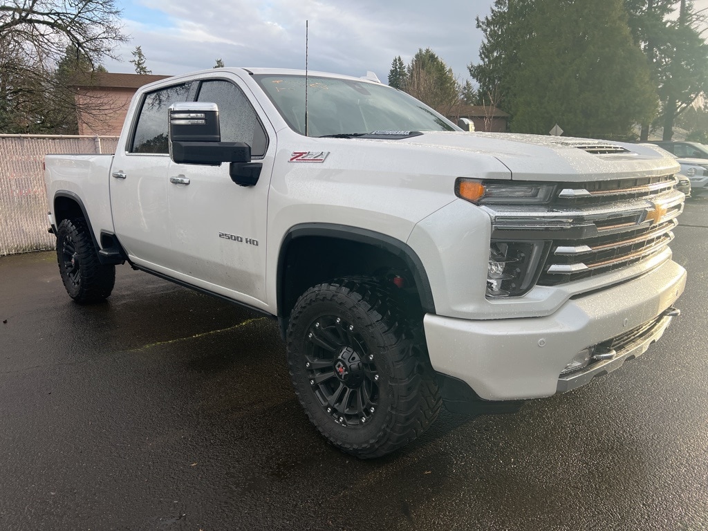 2023 Chevrolet Silverado HD High Country's photo