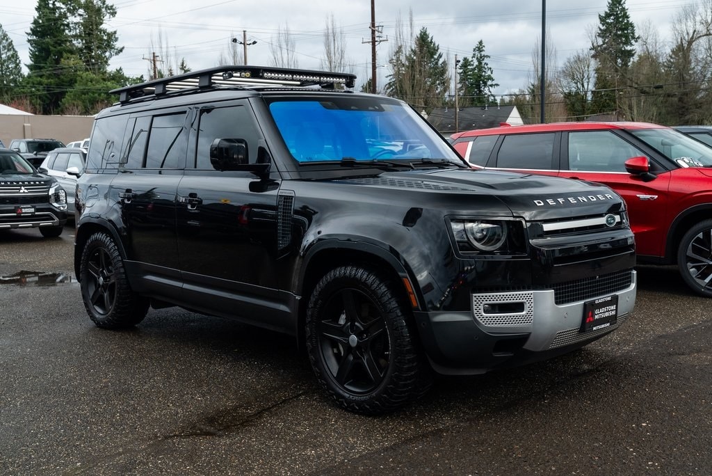 2020 Land Rover Defender SE's photo