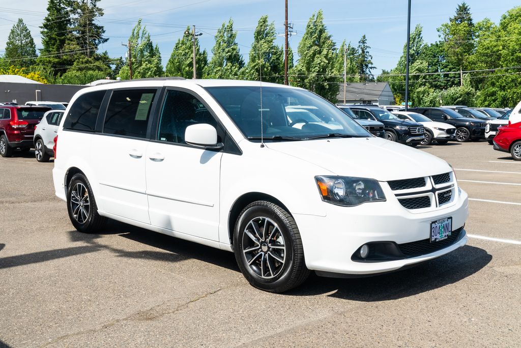 2017 Dodge Grand Caravan GT's photo