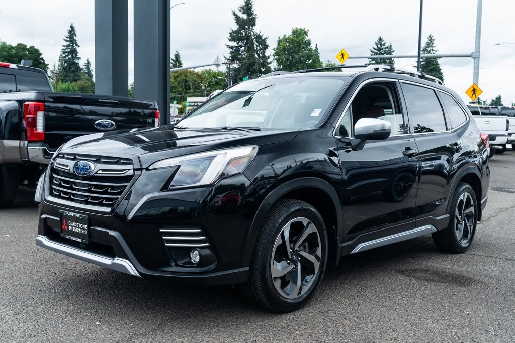 2022 Subaru Forester Touring photo 3