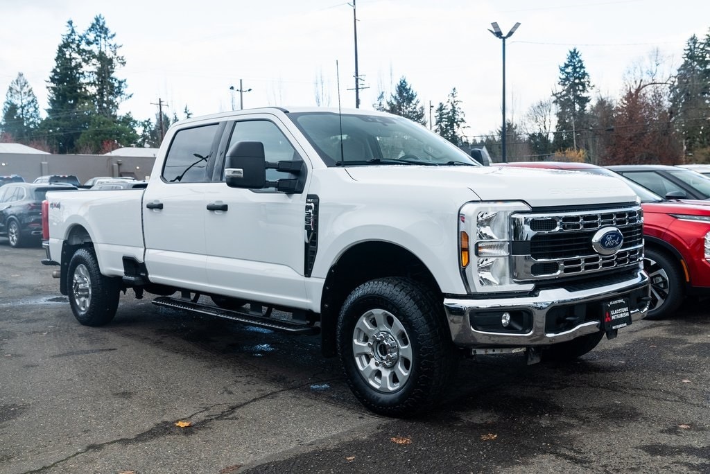 2024 Ford F-350 Super Duty XLT's photo