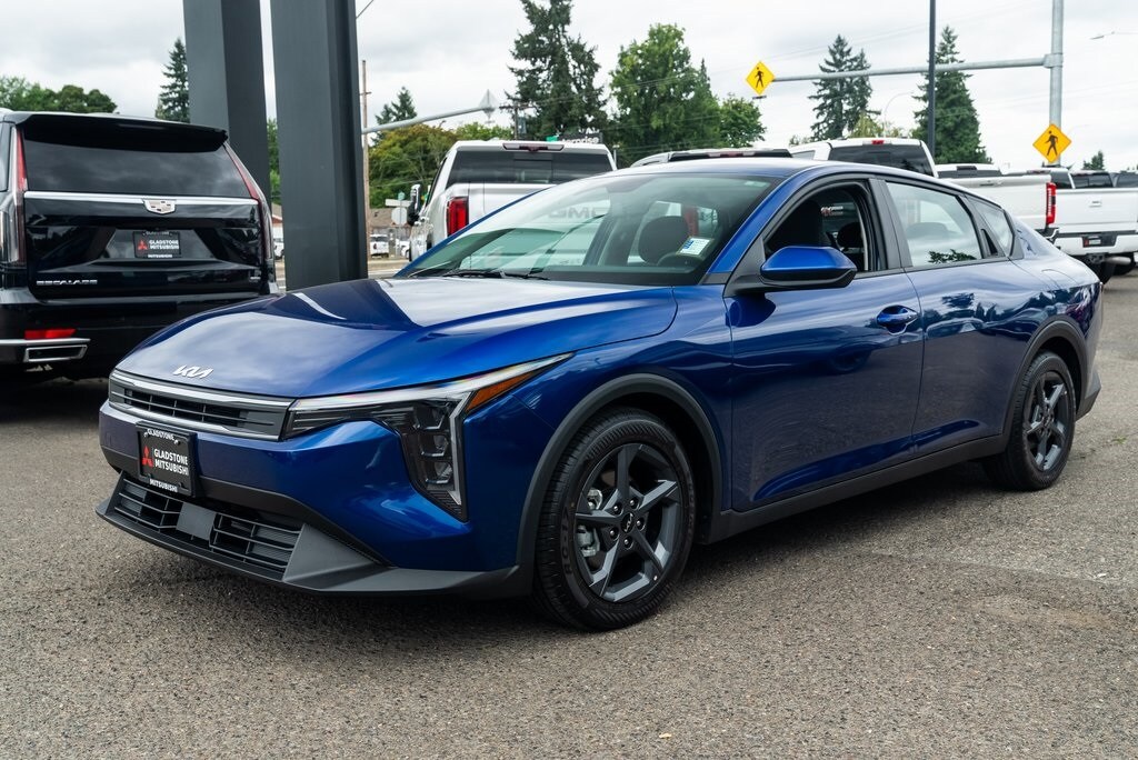 2025 Kia K4 LXS photo 3