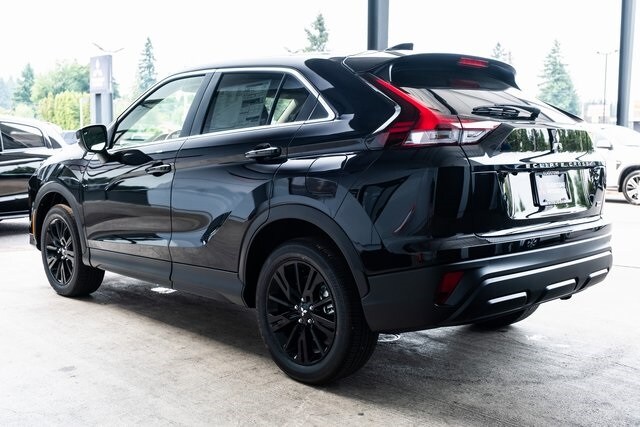 2025 Mitsubishi Eclipse Cross LE photo 4