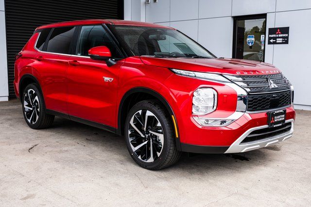 2025 Mitsubishi Outlander Plug-in Hybrid SE S-AWC's photo
