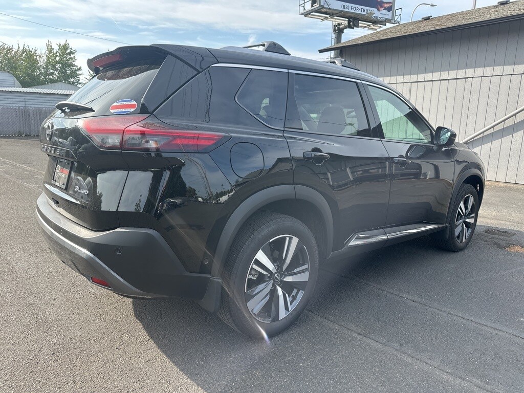 2023 Nissan Rogue SL photo 3