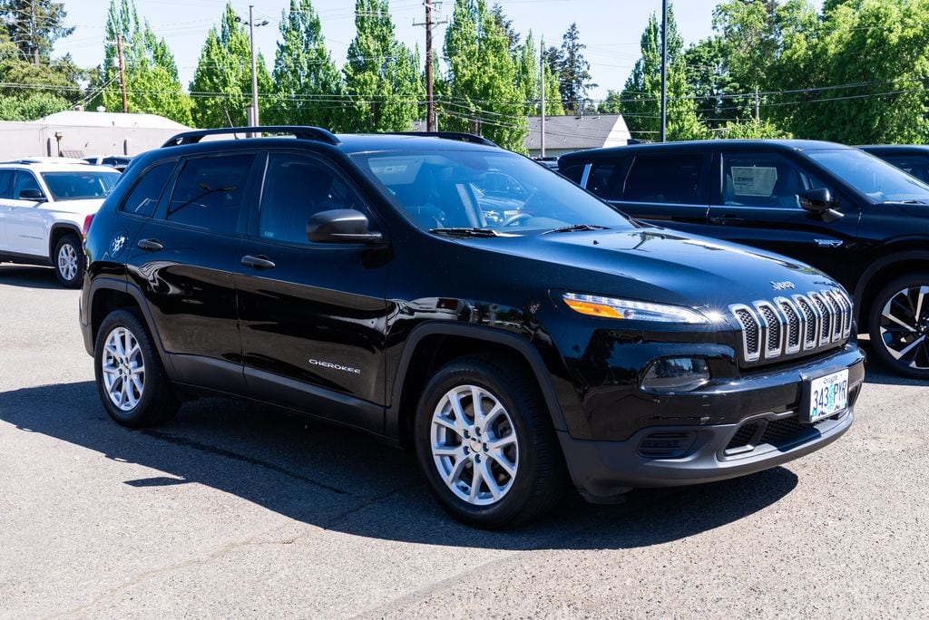 2017 Jeep Cherokee Sport's photo