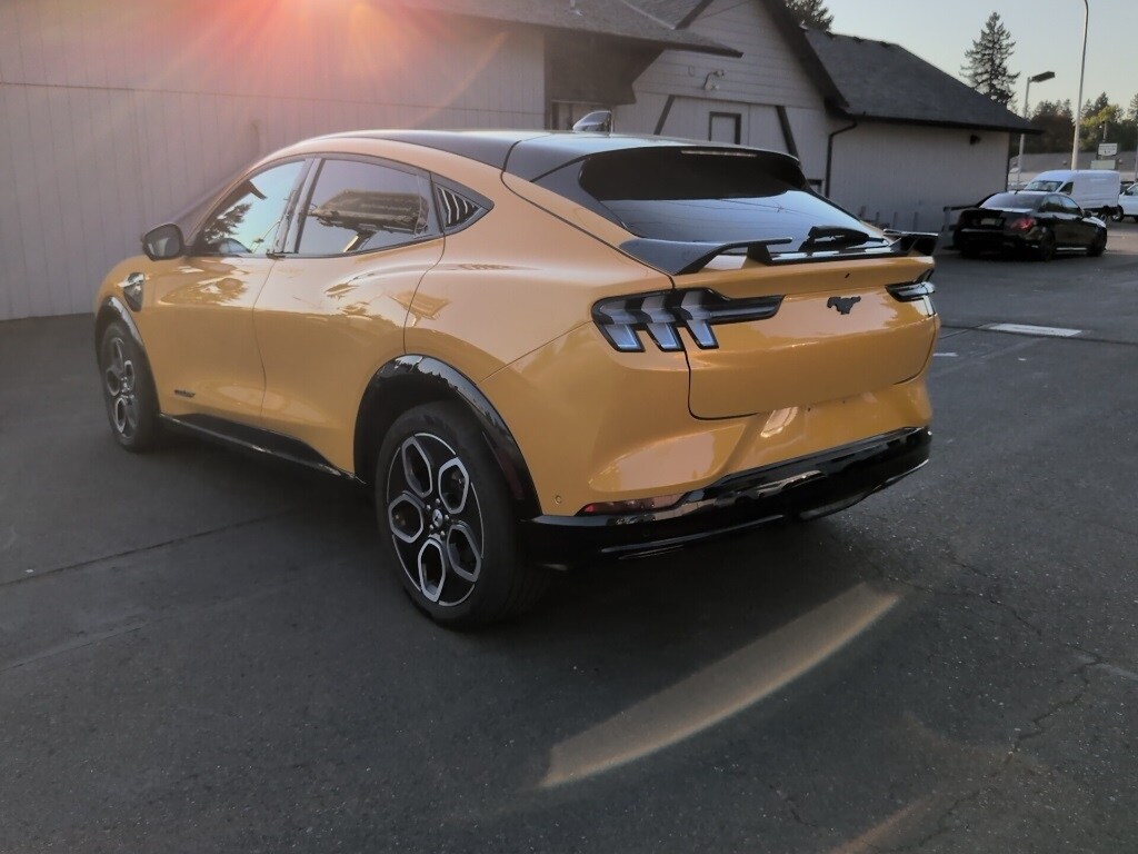 2023 Ford Mustang Mach-E Premium photo 3