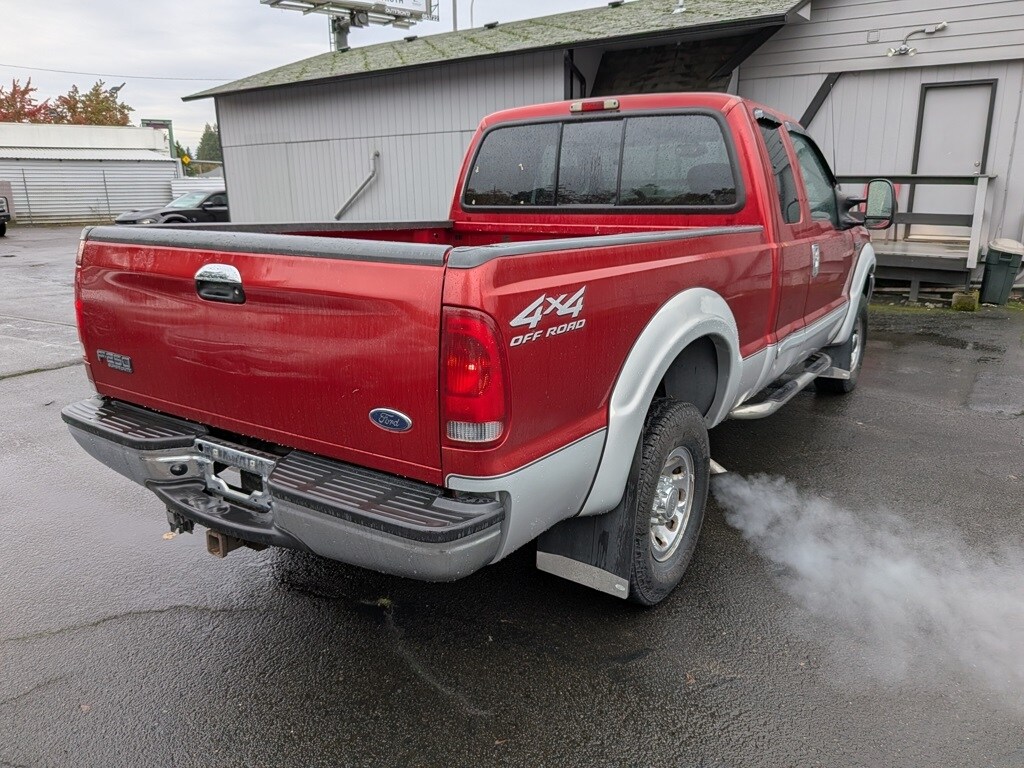2002 Ford F-250 XLT photo 4