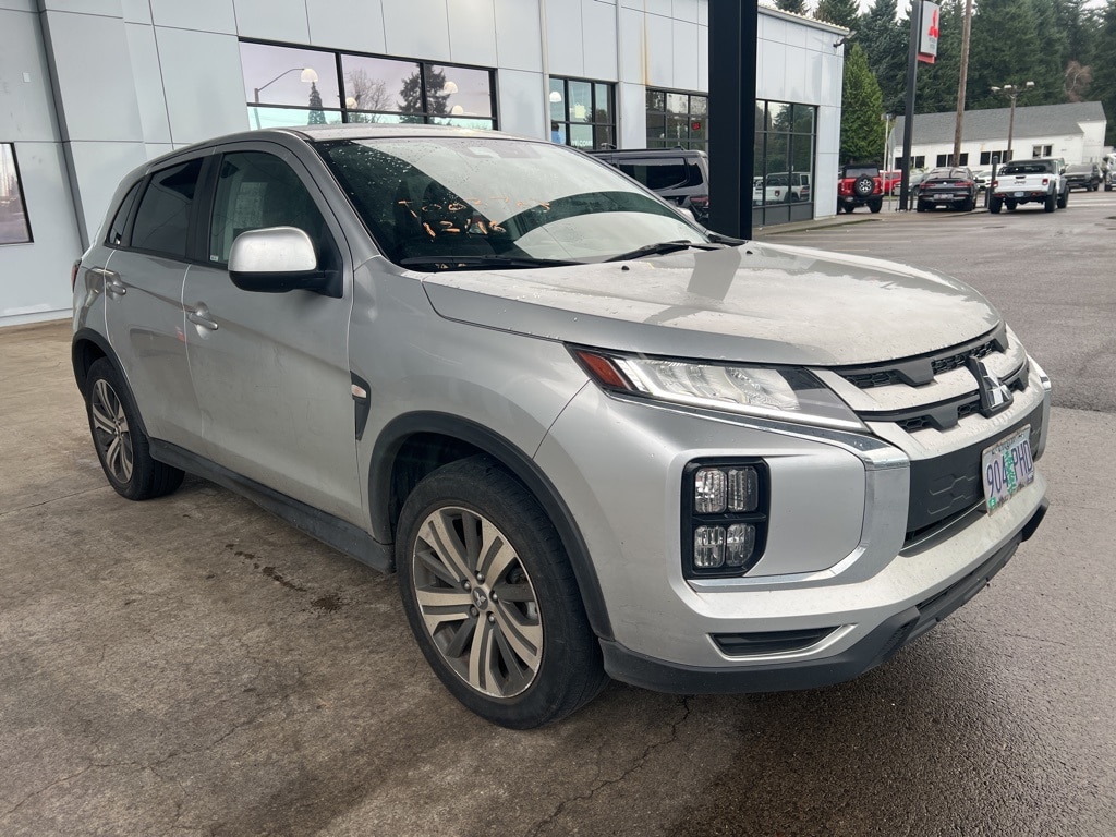 2023 Mitsubishi Outlander Sport ES's photo