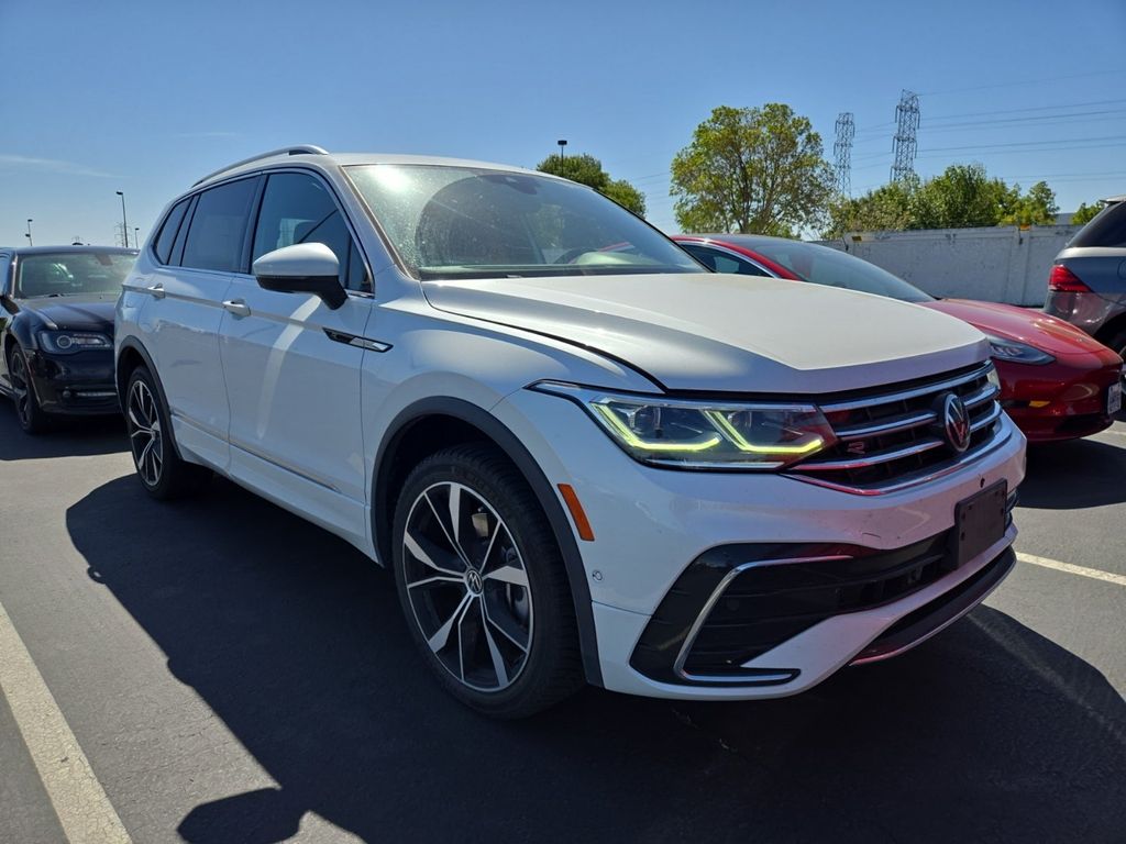 2022 Volkswagen Tiguan 2.0T SEL R-Line 4Motion's photo