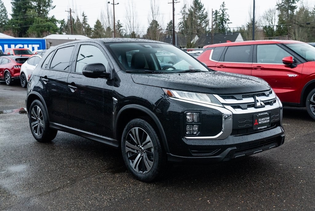 2026 Mitsubishi Outlander Sport SE's photo