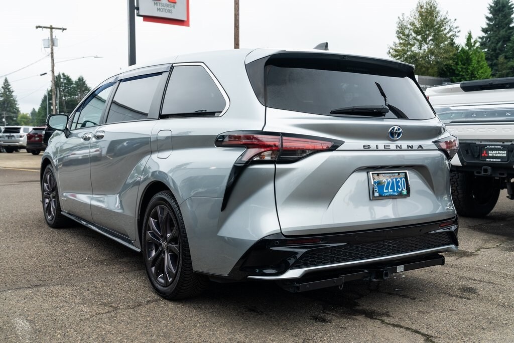 2021 Toyota Sienna XSE photo 3