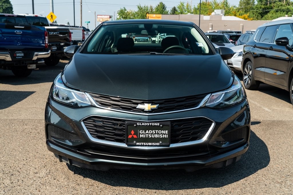 Used 2018 Chevrolet Cruze LT with VIN 1G1BE5SMXJ7205480 for sale in Milwaukie, OR