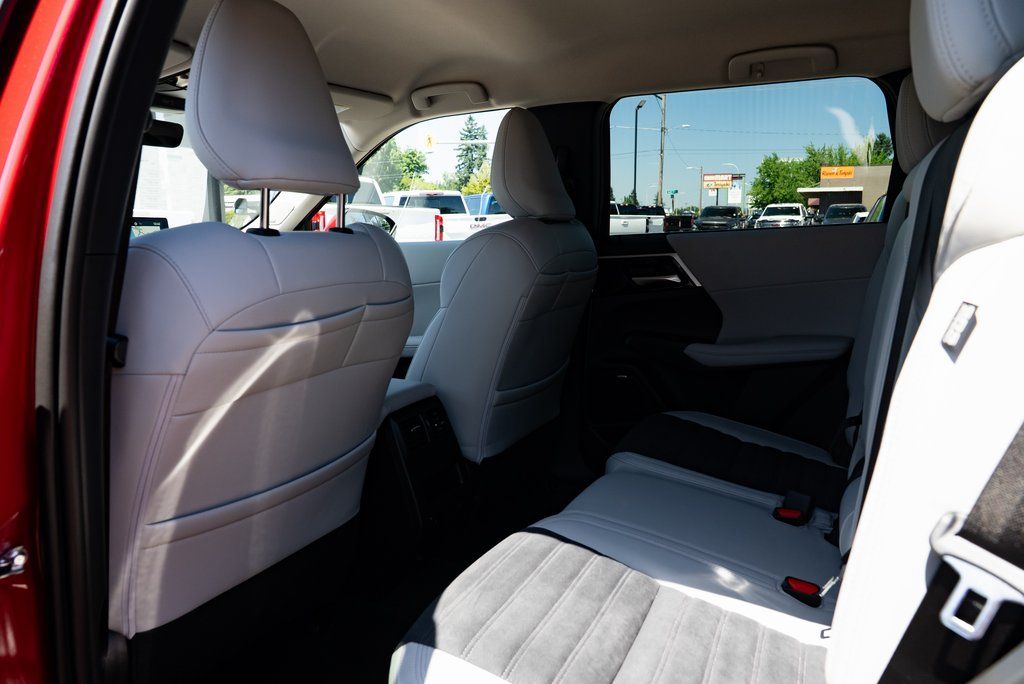 2025 Mitsubishi Outlander SEL - Photo 22